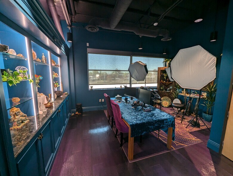 More Photos Of 21010 S Figueroa St, Carson Showroom For Sale