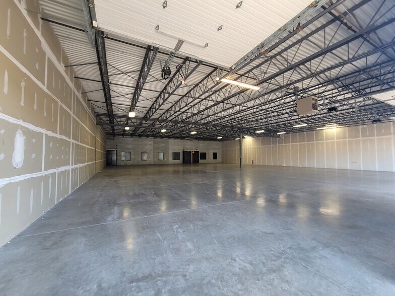 More Photos Of 1601-1627 Rock Creek Blvd, Joliet Distribution For Sale