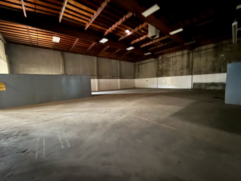 More Photos Of 2242 Hoover Ave, Modesto Warehouse For Lease