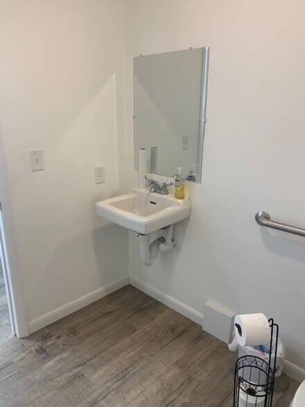 More Photos Of 1646 Chestnut Hill Rd, Morgantown Warehouse For Lease