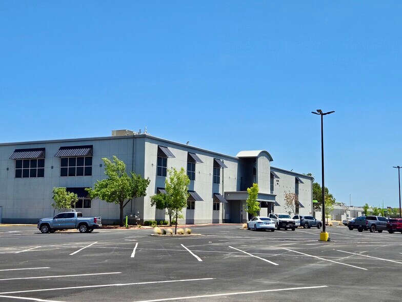 More Photos Of 2401 NW 23rd St, Oklahoma City Office For Lease