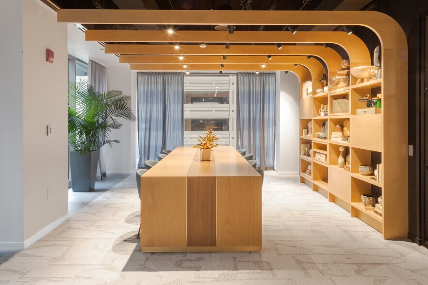 More Photos Of 200 W Madison St, Chicago Office For Lease