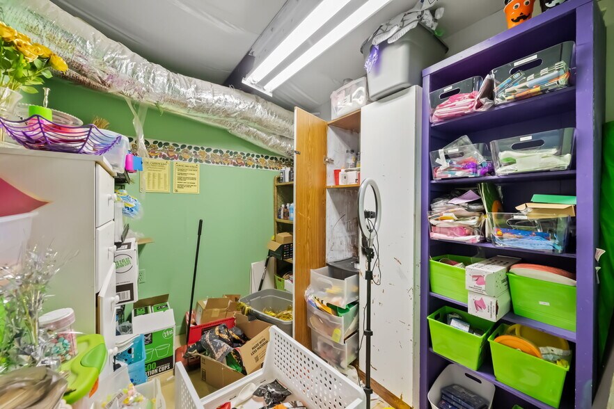 More Photos Of 115 N Willis Ave, Livingston Warehouse For Sale