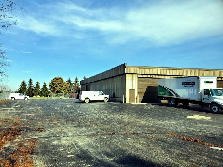 More Photos Of 255 Enterprise Dr, Lewis Center Warehouse For Lease