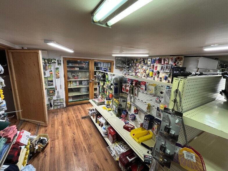 More Photos Of 2600 Otter Av, Tulameen Restaurant For Sale
