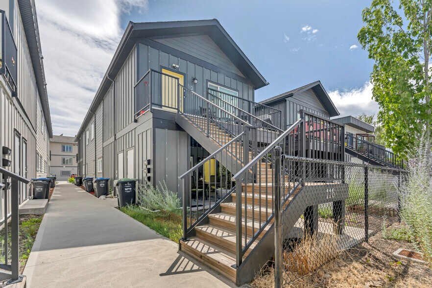 More Photos Of 116 Calgary Av, Penticton Apartments For Sale