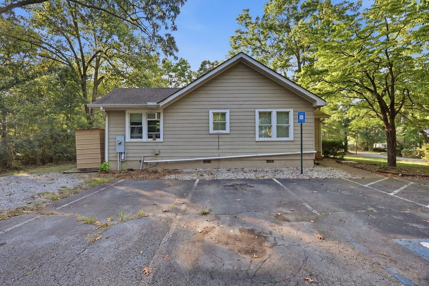More Photos Of 3365 Thompson Bridge Rd, Gainesville Freestanding For Sale