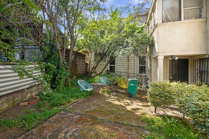 More Photos Of 326 Athol Ave, Oakland Multifamily For Sale