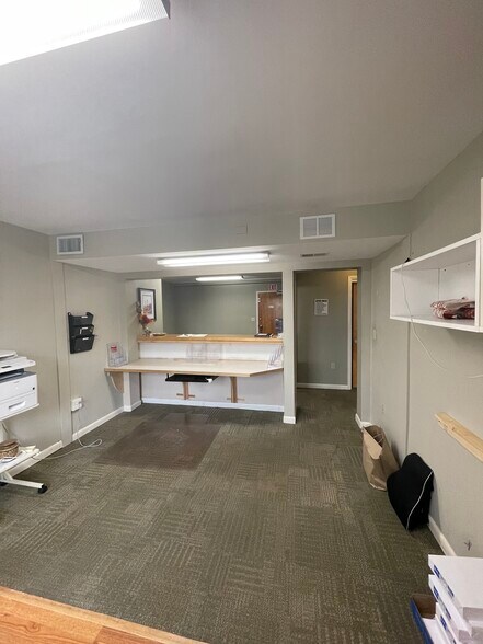 More Photos Of 567 Vauxhall St, Waterford Medical For Sale