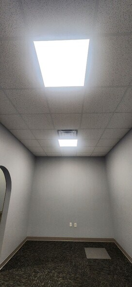 More Photos Of 6881 Kingspointe Pky, Orlando Flex For Sale