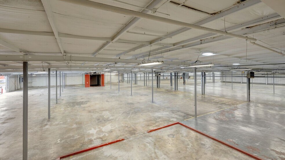 More Photos Of 403 W Admiral Doyle Dr, New Iberia Distribution For Lease