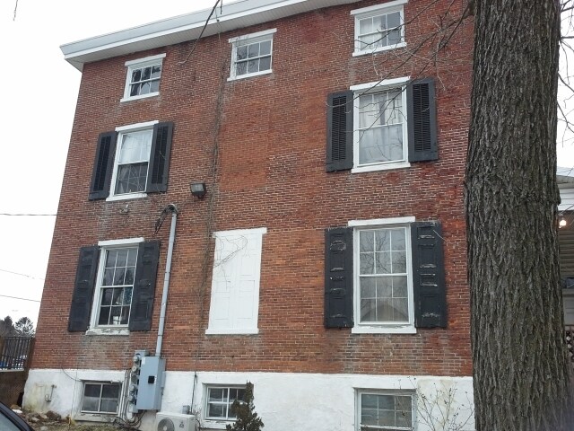 More Photos Of 2050 Newark Rd, Lincoln Borough Office For Sale