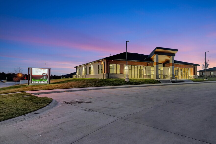 More Photos Of 8420 Amber Hill Rd, Lincoln Medical For Lease