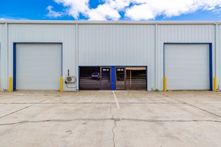 More Photos Of 300 Industrial Park Blvd, Sebastian Unknown For Lease