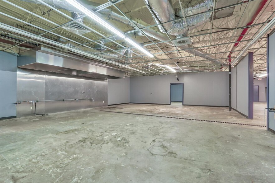 More Photos Of 6801 Highway Blvd, Katy Freestanding For Sale