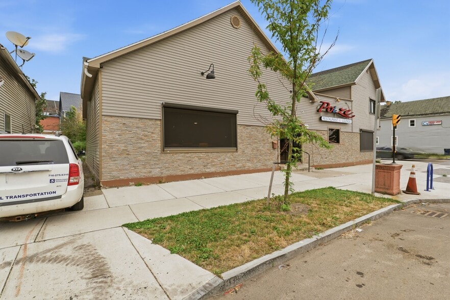 More Photos Of 2081 Niagara St, Buffalo Restaurant For Sale