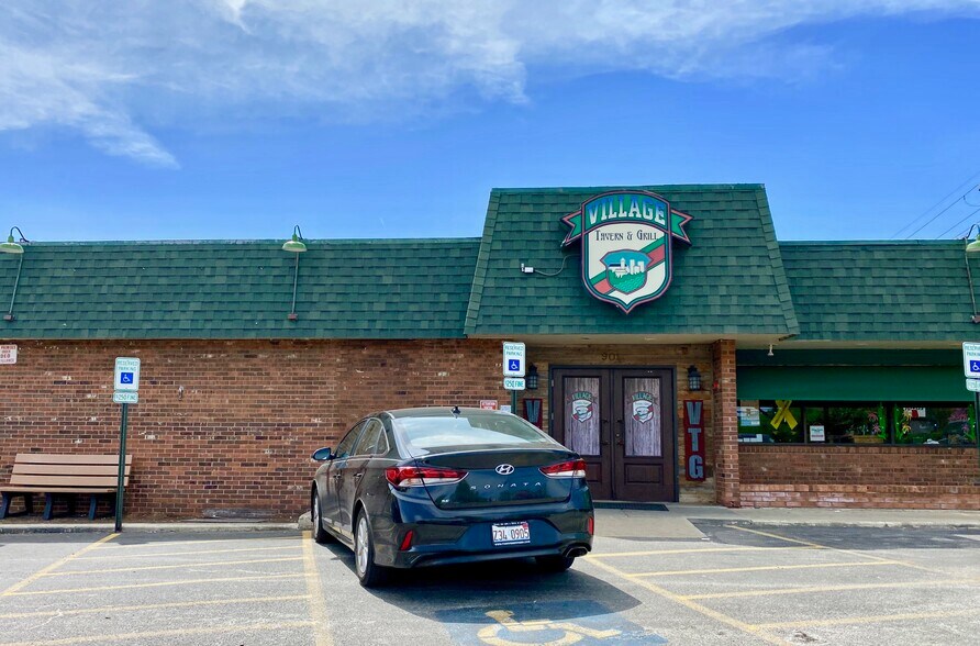 More Photos Of 901-955 W Wise Rd, Schaumburg Unknown For Lease