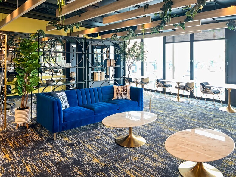 More Photos Of 750 N Palm Canyon Dr, Palm Springs Coworking Space