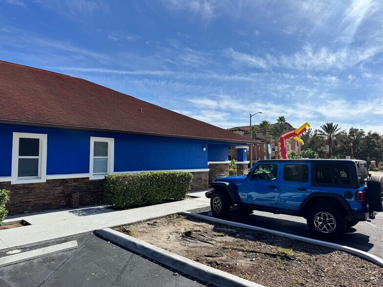 More Photos Of 5633 Metrowest Blvd, Orlando Veterinarian Kennel For Lease