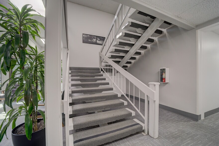 More Photos Of 2650 21st St, Sacramento Medical For Lease
