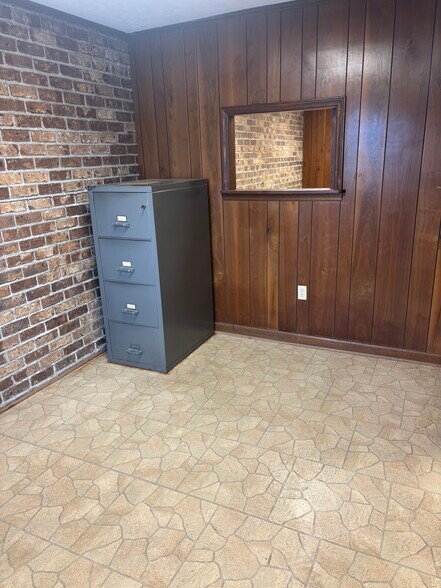More Photos Of 825 1st Ave N, Surfside Beach Office For Lease