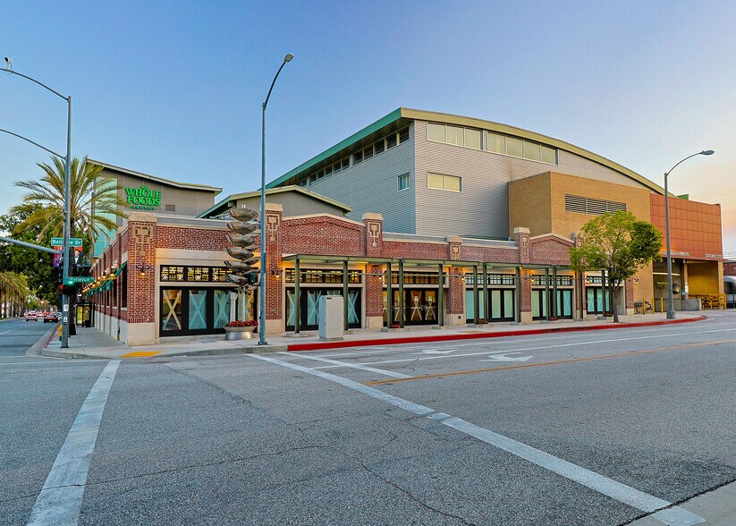 More Photos Of 465 S Arroyo Pky, Pasadena Supermarket For Sale