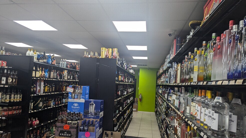 More Photos Of 10901 SE US Highway 441, Belleview Storefront Retail Office For Lease