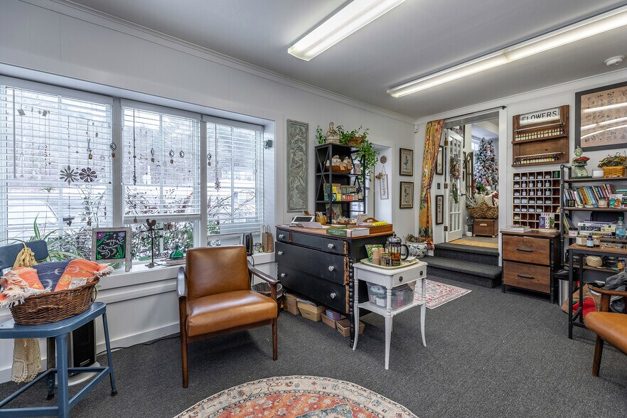 More Photos Of 22 Kent Road, Cornwall Bridge Loft Creative Space For Sale