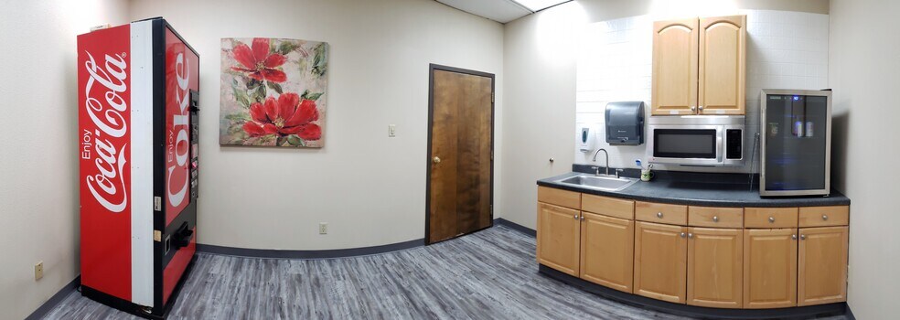 More Photos Of 227 NE Loop 820, Hurst Office For Lease