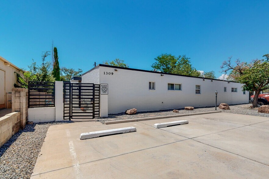 More Photos Of 1309 Virginia St NE, Albuquerque Apartments For Sale