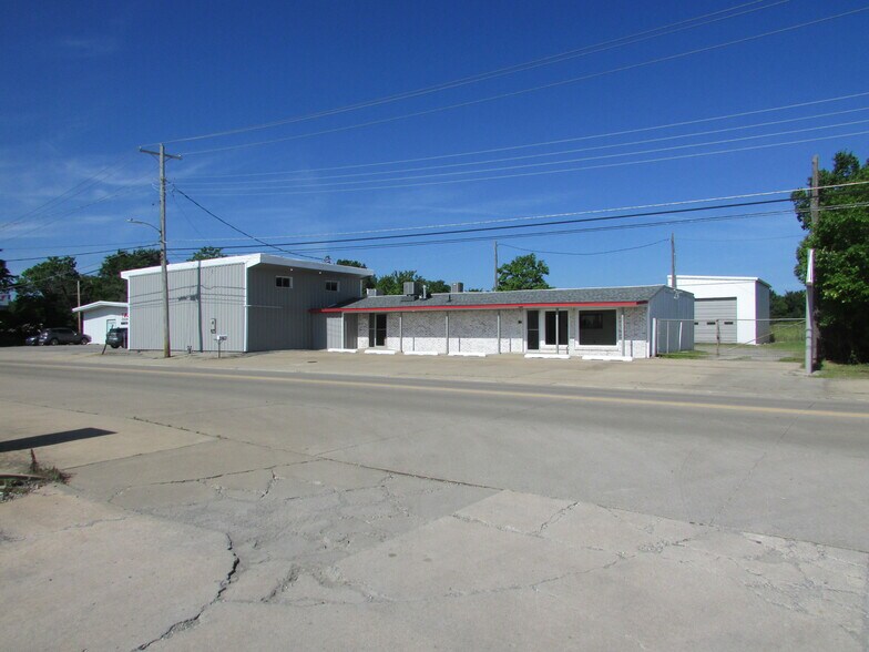 More Photos Of 1907 N 11th St, Muskogee Office For Lease