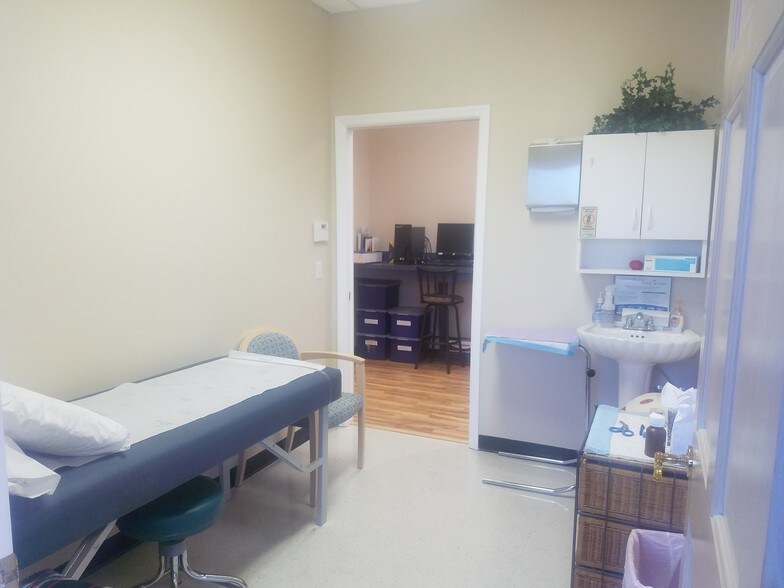 More Photos Of 9240 Bonita Beach Rd, Bonita Springs Medical For Lease