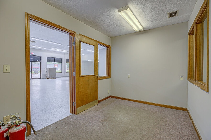 More Photos Of 4420 S Dixie Hwy, Franklin Office For Sale