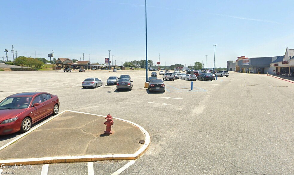 More Photos Of 1235-1267 Highway 231 S, Troy Storefront For Lease