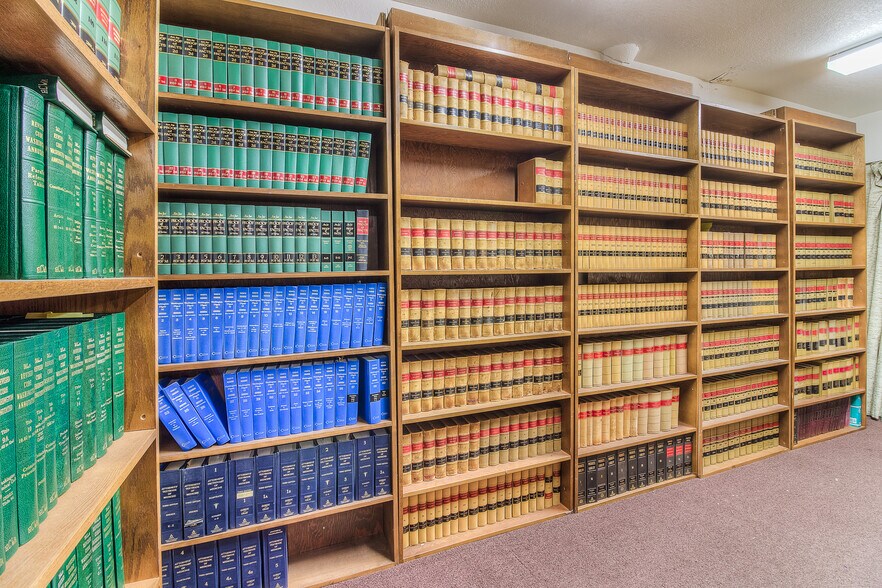 More Photos Of 304-308 N 3rd St, Yakima Office For Sale