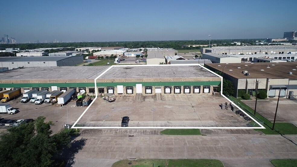 More Photos Of 4545 Eastpark Dr, Houston Warehouse For Lease