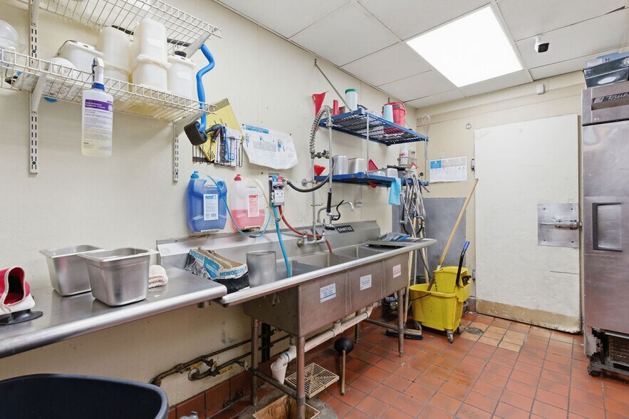 More Photos Of 2227 N Monroe St, Tallahassee Fast Food For Sale