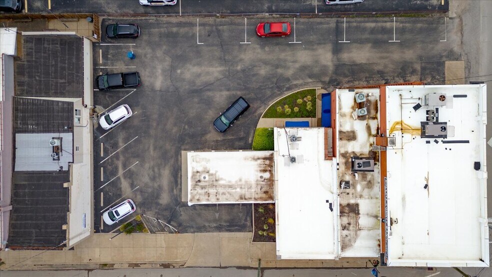 More Photos Of 340 S Buckman St, Shepherdsville Bank For Lease