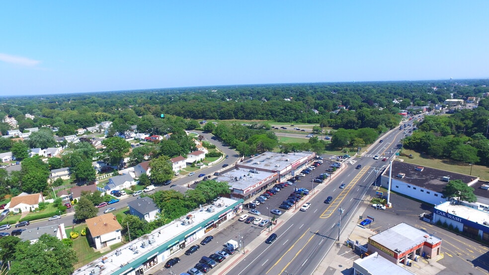 More Photos Of 957-979 Nassau Rd, Uniondale General Retail For Lease