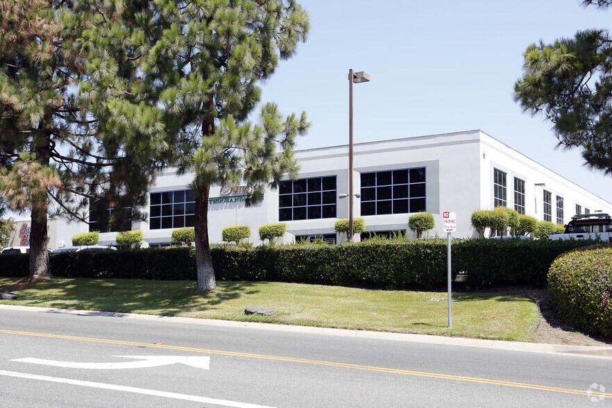 More Photos Of 1200 Lawrence Dr, Newbury Park Warehouse For Lease
