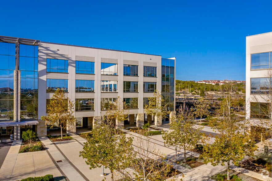 More Photos Of 15935 La Cantera Pky, San Antonio Office For Lease
