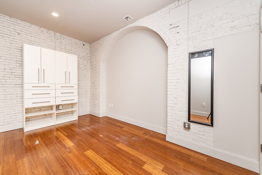 More Photos Of 33 Third Ave, Charlestown Apartments For Sale