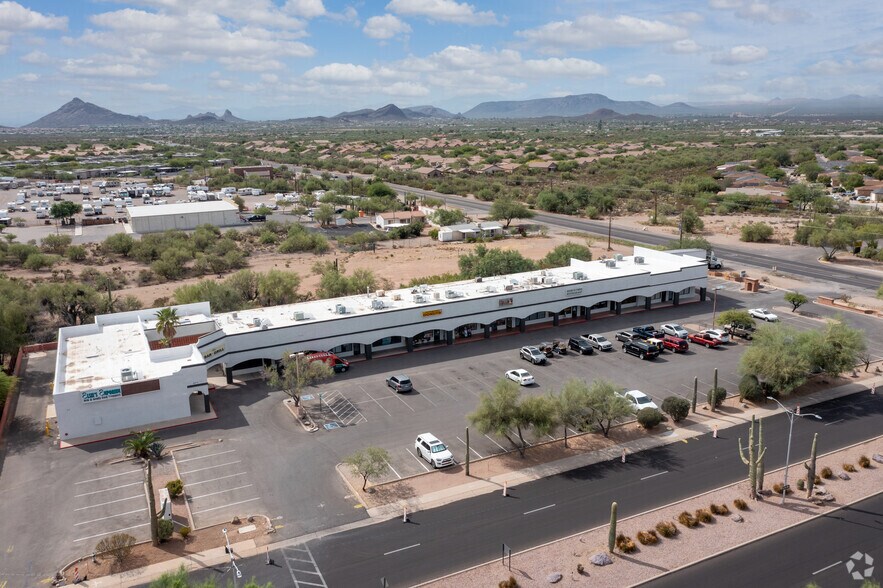 More Photos Of 5975 W Western Way Cir, Tucson Unknown For Lease