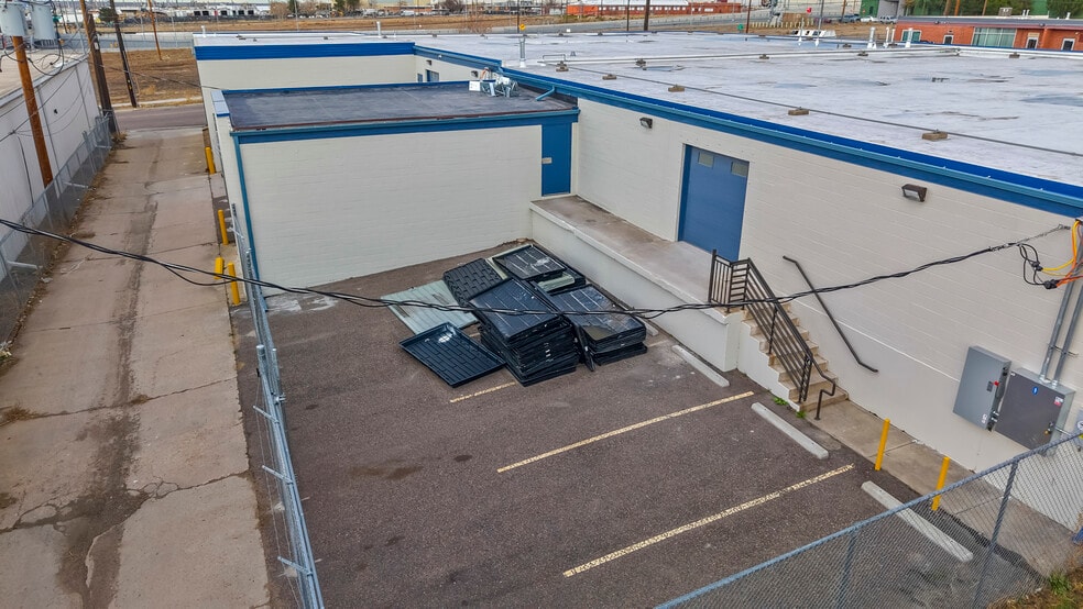 More Photos Of 4455-4477 Garfield St, Denver Warehouse For Sale
