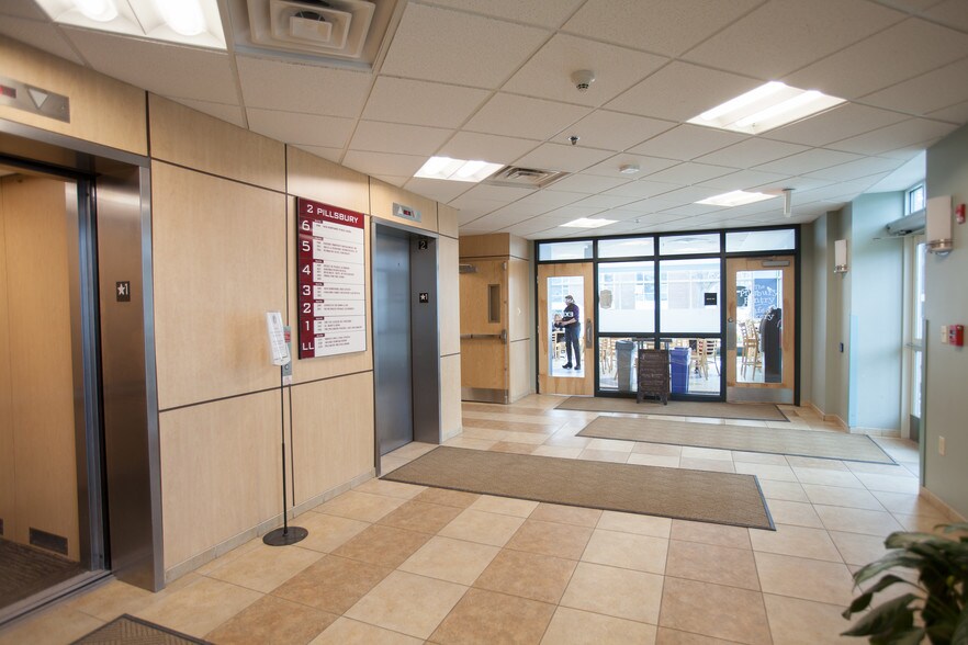 More Photos Of 2 Pillsbury St, Concord Office For Sale
