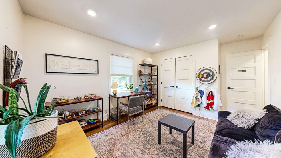 More Photos Of 3232 Memorial Dr, Decatur Office For Sale