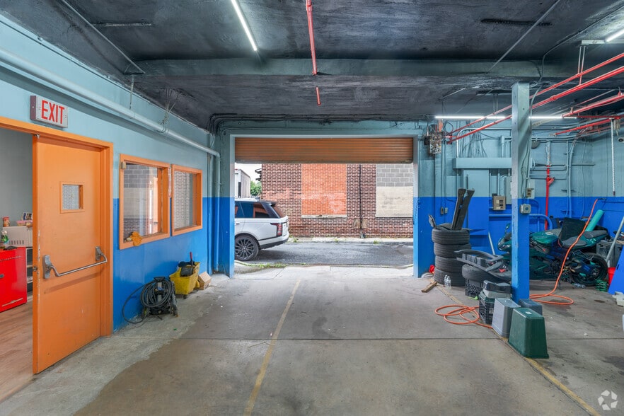 More Photos Of 720 Mulberry St, Allentown Auto Repair For Lease