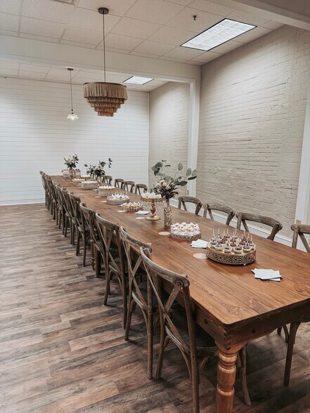 More Photos Of 301 S Collins St, Plant City General Retail For Sale