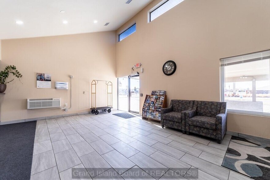 More Photos Of 3205 S Locust St, Grand Island Hotel For Sale