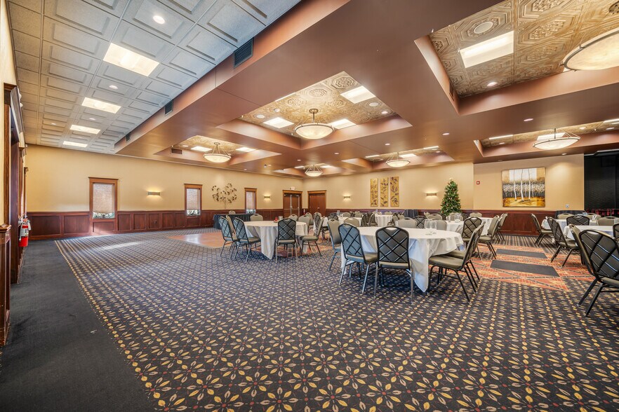 More Photos Of 3177 French Rd, De Pere Restaurant For Sale